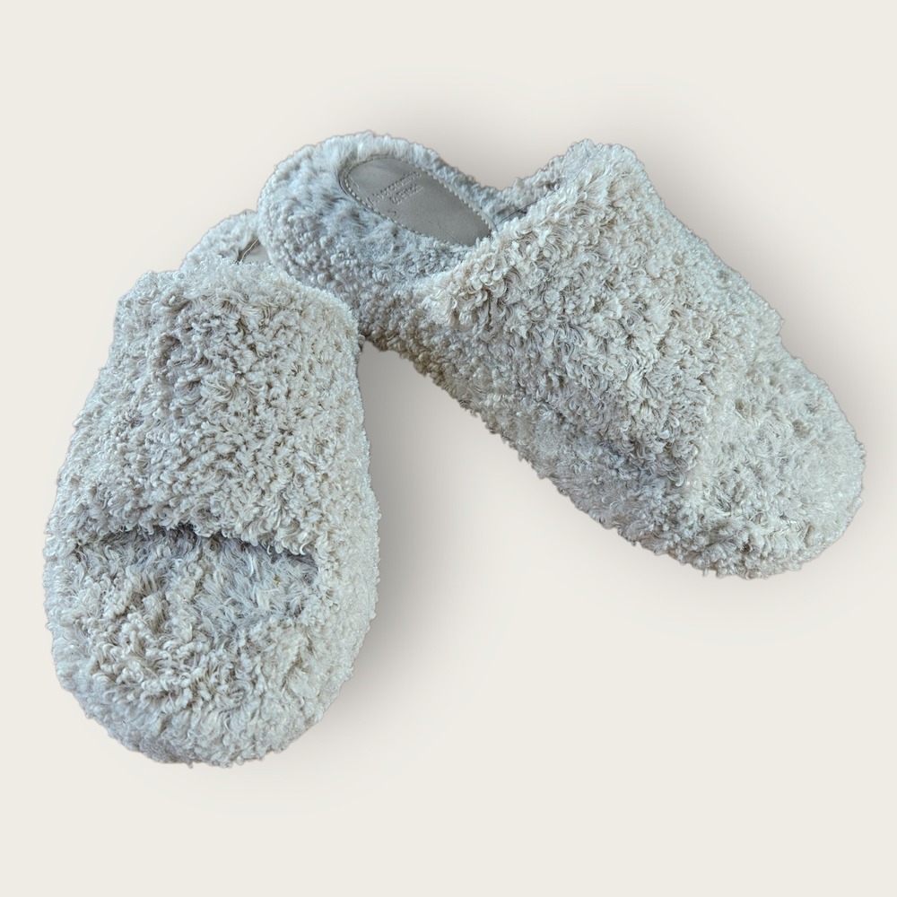 Abercrombie &‎ Fitch Fuzzy Slippers Cozy Slip On Shoes Beige Size 8